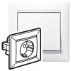 Legrand Розетка VALENA CLASSIC, скрытый монтаж, с заземлением 774423