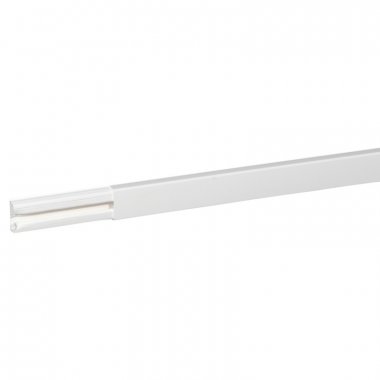 Фотография товара 'Legrand Мини-плинтус DLPlus - 32x12,5 мм - 1 отделение - длина 2,1 м 030015'