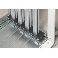 Фотография товара 'Legrand Cуппорты 630 - 1600 A для С-образных шин глубиной 975 мм 037369'