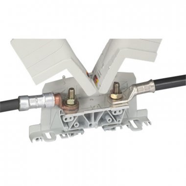 Фотография товара 'Legrand Силовая клемма Viking 3 - два вывода под наконечник - шаг 36 мм 039013'