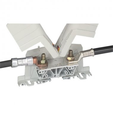 Фотография товара 'Legrand Силовая клемма Viking 3 - два вывода под наконечник - шаг 55 мм 039015'