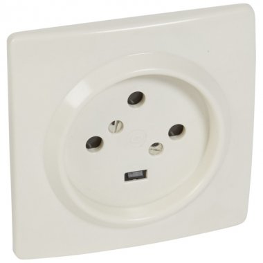 Фотография товара 'Legrand Розетка встраиваемая 3К+З - 20 А - с защитными шторками - 95x95 мм - на винтах 055455'