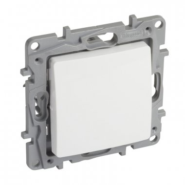 Фотография товара 'Legrand Переключатель промежуточный - винтовые клеммы - Etika - 10 AX - 250 В 672209'