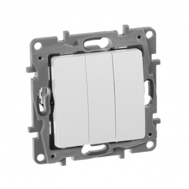 Фотография товара 'Legrand Выключатель трехклавишный - Etika Plus - 10 A - 250 В 672213'