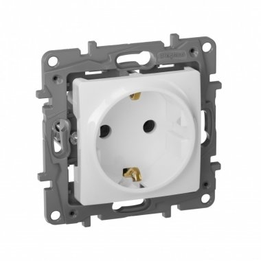 Фотография товара 'Legrand Розетка 2К+З - немецкий стандарт - 16 А - 250 В Etika 672221'