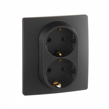 Фотография товара 'Legrand Розетка 2 x 2К+З - немецкий стандарт - винтовые зажимы - 16 А - 250 В Etika 672623'