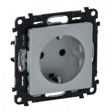 Фотография товара 'Legrand Valena LIFE Силовая розетка 2К+З 16А 250В с защитными шторками 753620'