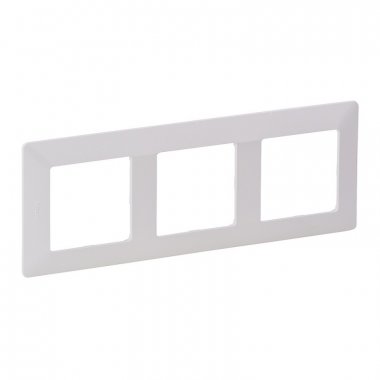 Фотография товара 'Legrand Valena LIFE Рамка 3-постовая универсальная 754003'