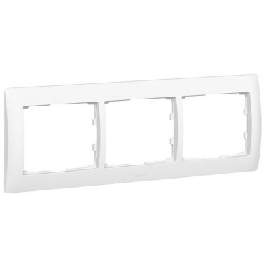 Фотография товара 'Legrand Рамка - Galea Life - 3 поста - горизонтальный монтаж 771003'