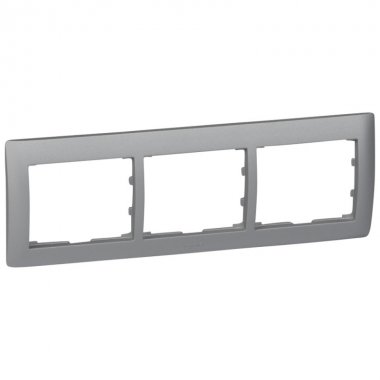 Фотография товара 'Legrand Рамка - Galea Life - 3 поста - горизонтальный монтаж 771303'