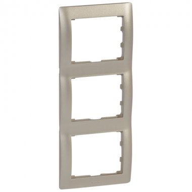 Фотография товара 'Legrand Рамка - Galea Life - 3 поста - вертикальный монтаж 771407'