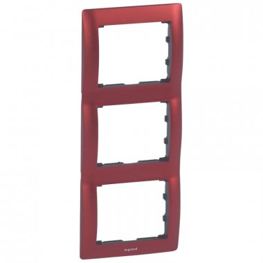 Фотография товара 'Legrand Рамка - Galea Life - 3 поста - вертикальный монтаж 771907'