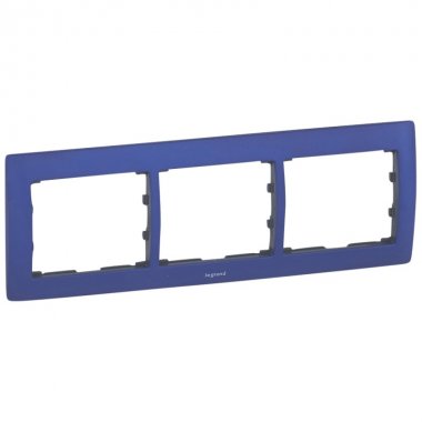 Фотография товара 'Legrand Рамка - Galea Life - 3 поста - горизонтальный монтаж 771913'