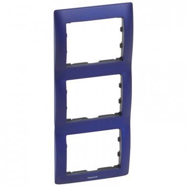 Фотография товара 'Legrand Рамка - Galea Life - 3 поста - вертикальный монтаж 771917'