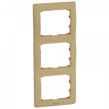 Фотография товара 'Legrand Рамка - Galea Life - 3 поста - вертикальный монтаж 771994'
