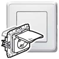 Фотография товара 'Legrand Розетка Cariva 2К+3 с защитными шторками IP 44 -16А-250В 773645'