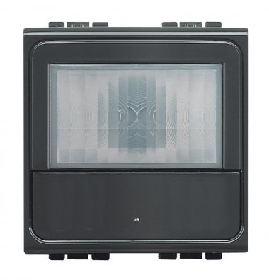 Фотография товара 'Legrand Livinglight Выключатель ИК с датчиком осещенности L4434N'