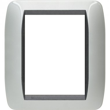 Фотография товара 'Legrand Накладка 3+3 модуля L4826AL'