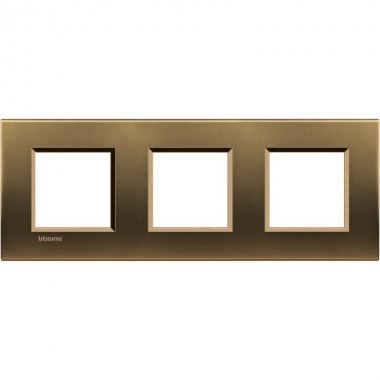 Фотография товара 'Legrand Livinglight Рамка прямоугольная, 3 поста LNA4802M3BZ'