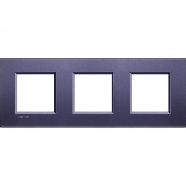 Фотография товара 'Legrand Livinglight Рамка прямоугольная, 3 поста LNA4802M3CB'