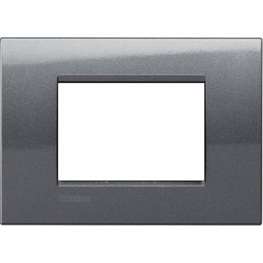 Фотография товара 'Legrand LivingLight Рамка, итальянская модульность, 3 модуля LNA4803AC'