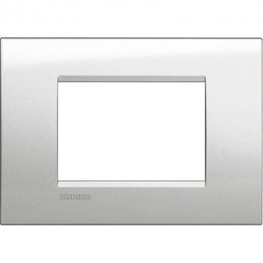 Фотография товара 'Legrand LivingLight Рамка, итальянская модульность, 3 модуля LNA4803GL'