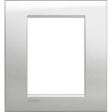 Фотография товара 'Legrand LivingLight Рамка, итальянская модульность, 3+3 модуля LNA4826GL'