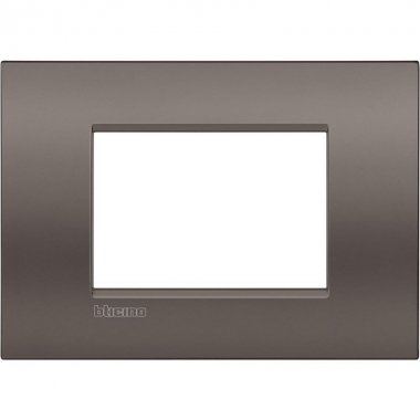 Фотография товара 'Legrand Livinglight Рамка Air, итальянский стандарт 3 модуля LNC4803CY'