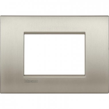 Фотография товара 'Legrand Livinglight Рамка Air, итальянский стандарт 3 модуля LNC4803TIS'