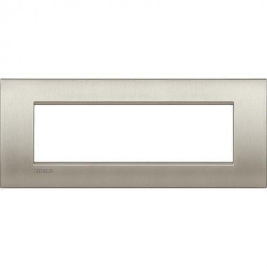 Фотография товара 'Legrand Livinglight Рамка Air, итальянский стандарт 7 модулей LNC4807TIS'