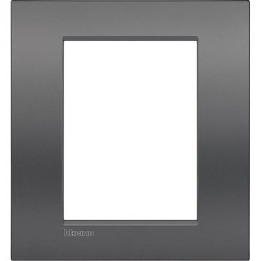 Фотография товара 'Legrand Livinglight Рамка Air, итальянский стандарт 3+3 модуля LNC4826ST'