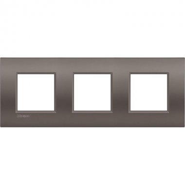 Фотография товара 'Legrand Livinglight Рамка Air, немецкий стандарт 2+2+2 модуля LNE4802M3CY'