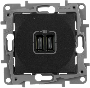 Фотография товара 'Legrand Зарядное устройство с двумя USB-разьемами тип C-тип С 240В/5В 3000мА Etika 672635'