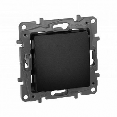 Фотография товара 'Legrand Кнопка автомат 6AX авт. зажимы ETIKA Plus 672614'