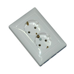 Фотография товара 'Legrand Valena Classic DIY Розетка 2 x 2К+З, 10/16А 230/250В 694335'