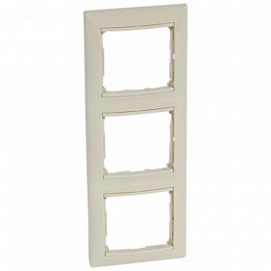 Фотография товара 'Legrand Рамка Valena 3 поста, вертикальная 774357'