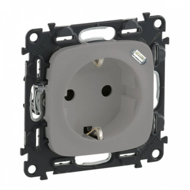 Фотография товара 'Legrand Valena ALLURE.Розетка комбинированная 2К+З 16А ~250В 753007'