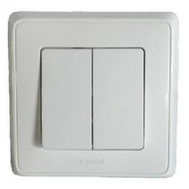Фотография товара 'Legrand Выключатель 2-клавишный, 10АХ, 250В, Cariva 773658'
