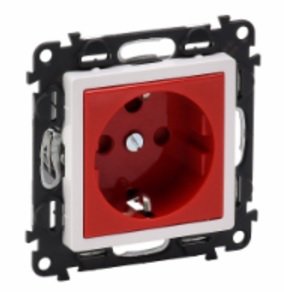 Фотография товара 'Legrand Модуль силовой розетки 2К+З, немецкий стандарт, с механической блокировкой, с защитными шторками 753131'