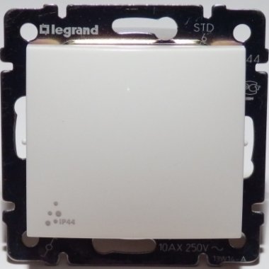 Фотография товара 'Legrand Переключатель на 2 направления, 1-клавишный, 10АХ, 250В, IP44 Valena 774206'