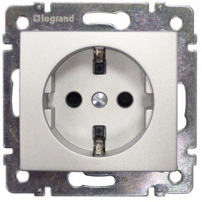 Фотография товара 'Legrand Модуль розетки 2К+З, с автоматическими зажимами, с защитными шторками 770211'