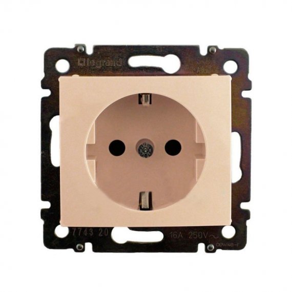 Фотография товара 'Legrand Модуль розетки 2К+З, с автоматическими зажимами, с защитными шторками 774122'