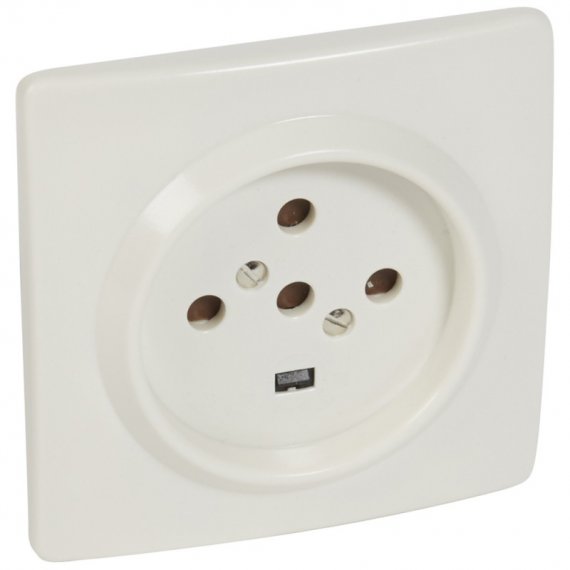 Фотография товара 'Legrand Розетка встраиваемая 2К+Н+З - 20 А - с защитными шторками - 95x95 мм - на винтах 055457'