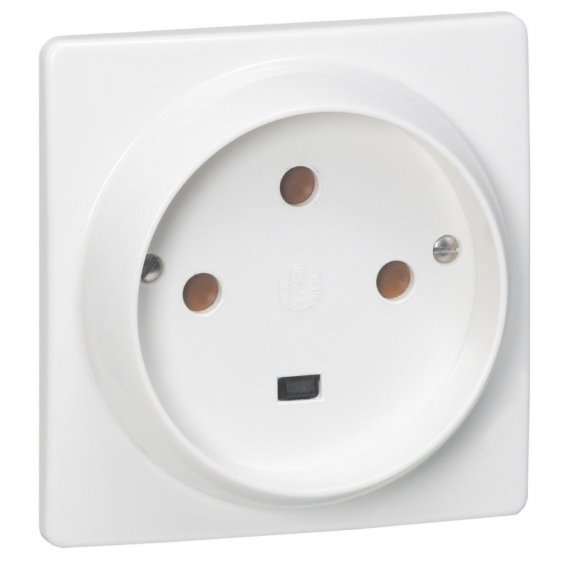 Фотография товара 'Legrand Розетка пластиковая 3К+З - 32 А - с защитными шторками - 100x100 мм - на винтах 055815'