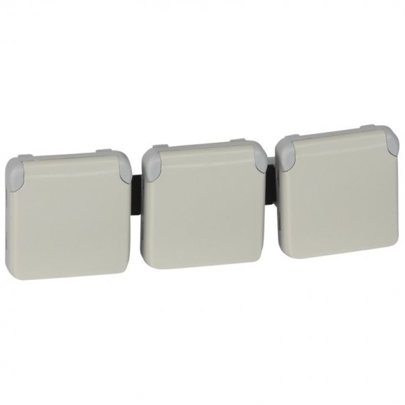 Фотография товара 'Legrand Розетка 3х2К+З - горизонтальная - французский стандарт - Программа Plexo 069644'