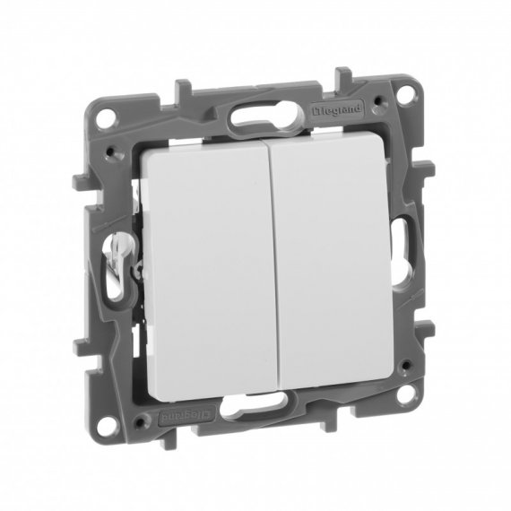 Фотография товара 'Legrand Выключатель/переключатель двухклавишный - Etika Plus - 10 A - 250 В 672212'