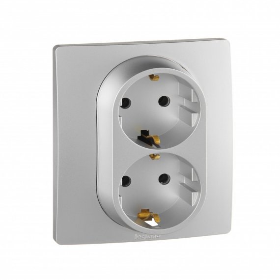 Фотография товара 'Legrand Розетка 2 x 2К+З - немецкий стандарт - винтовые зажимы - 16 А - 250 В Etika 672423'