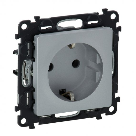 Фотография товара 'Legrand Valena LIFE Силовая розетка 2К+З 16А 250В с лицевой панелью 753621'