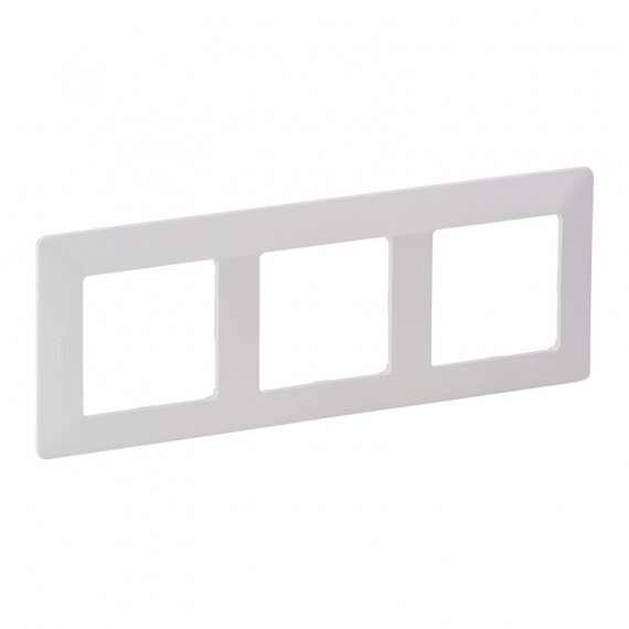 Фотография товара 'Legrand Valena LIFE Рамка 3-постовая универсальная 754003'