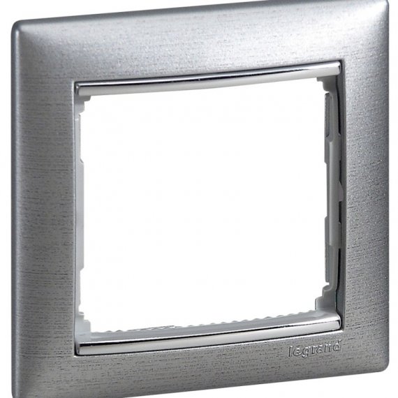 Фотография товара 'Legrand Valena Рамка 1-постовая 770331'